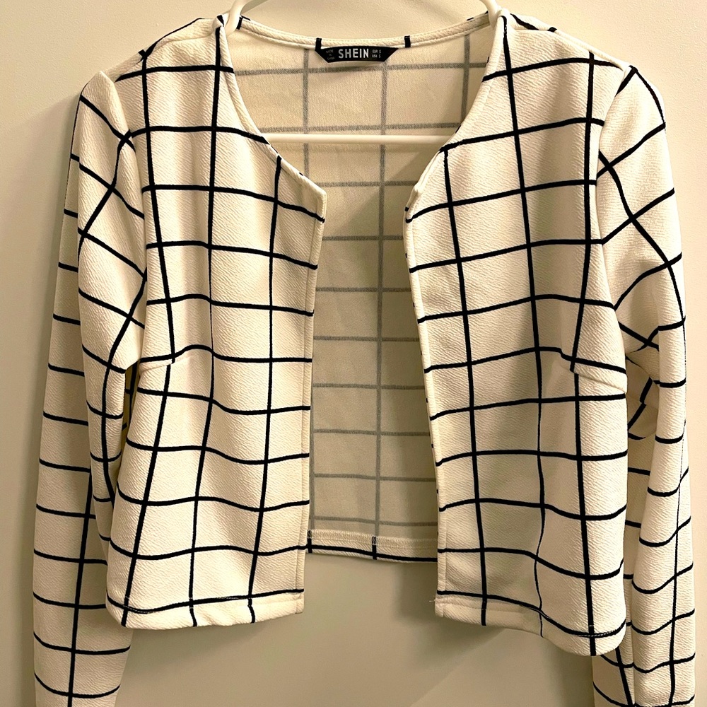 Cropped shrug